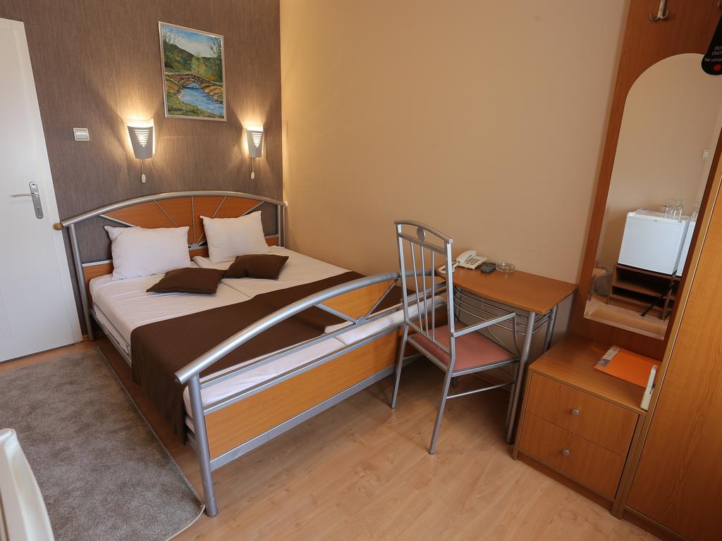 Hotel Zeneva Kragujevac Exterior photo